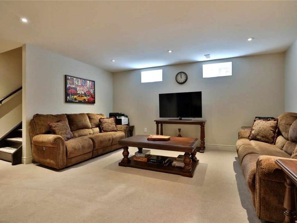 Deborah Brown Team | Real Estate Houses for sale in Burlington 464 Mayzel Road