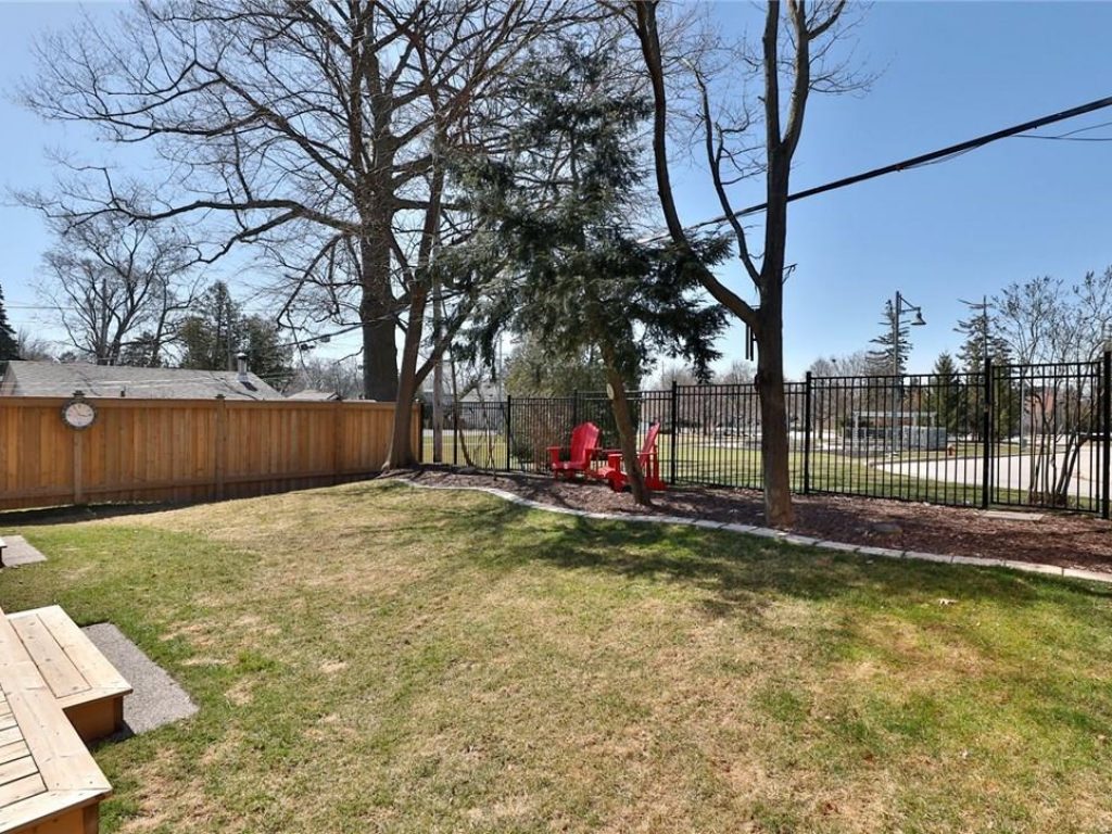 Deborah Brown Team | Real Estate Houses for sale in Burlington 464 Mayzel Road