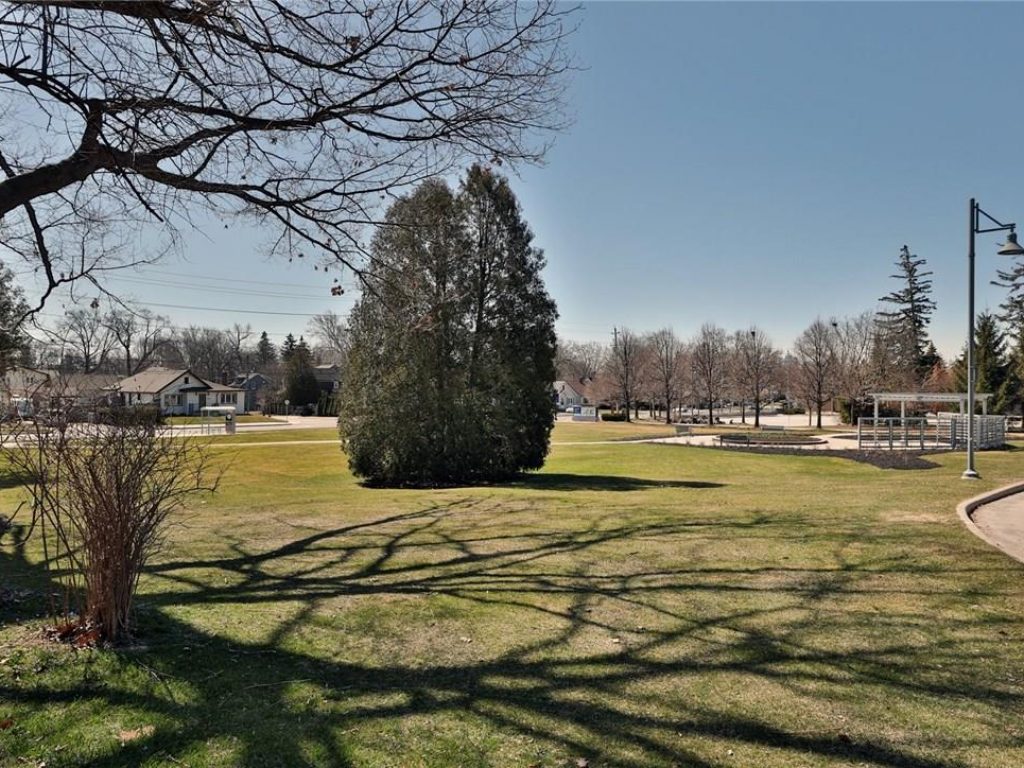 Deborah Brown Team | Real Estate Houses for sale in Burlington 464 Mayzel Road