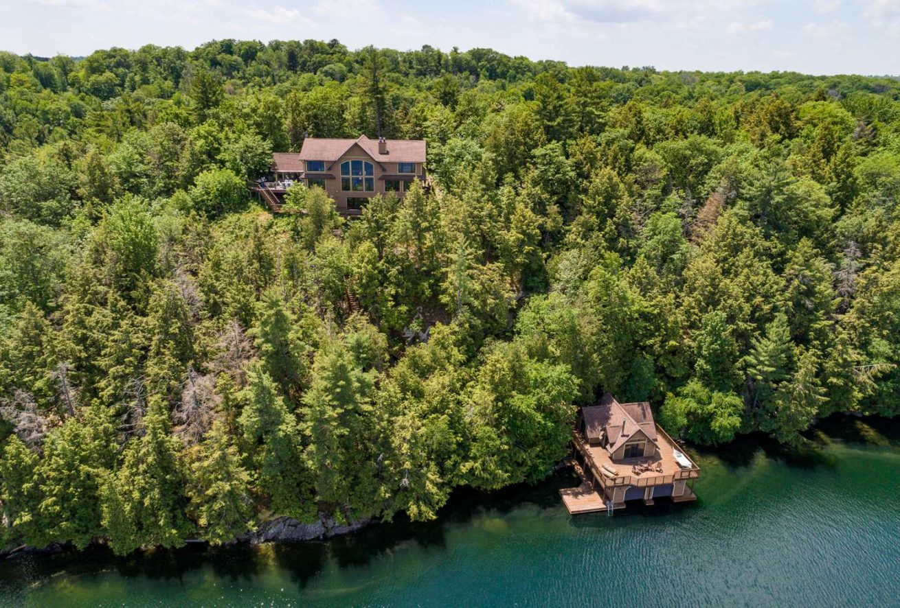 1558 Fish Hatchery Road Unit 54A, Utterson, Ontario Deborah Brown