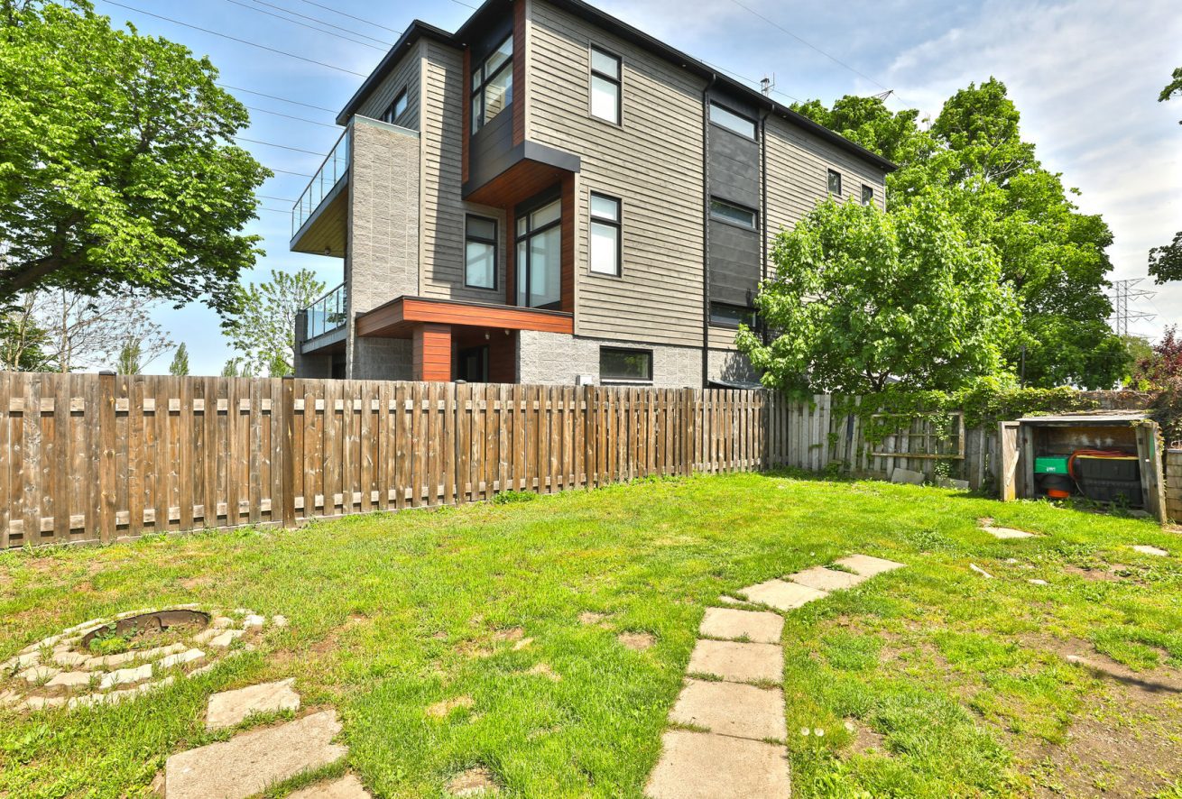 831 Beach Boulevard, Hamilton, Ontario Deborah Brown Oakville