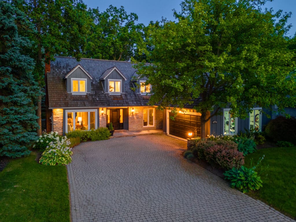 1353 HAZELTON Boulevard, Burlington