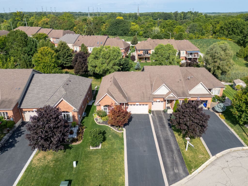 13 IRON BRIDGE Court, Caledonia