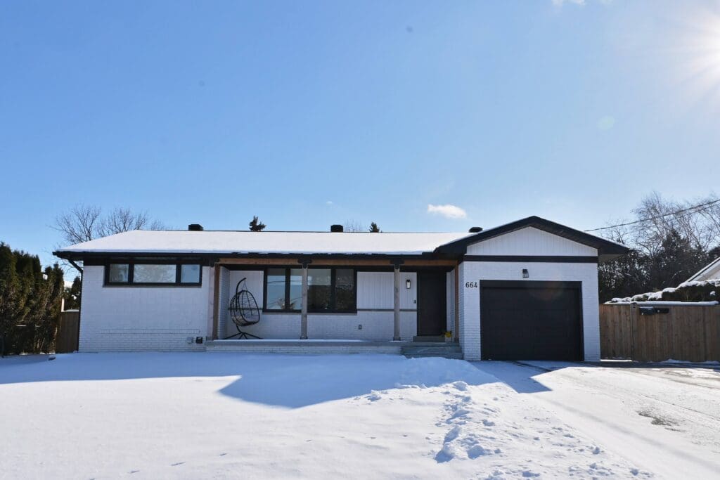 664 HIAWATHA Boulevard #LOWER, Ancaster