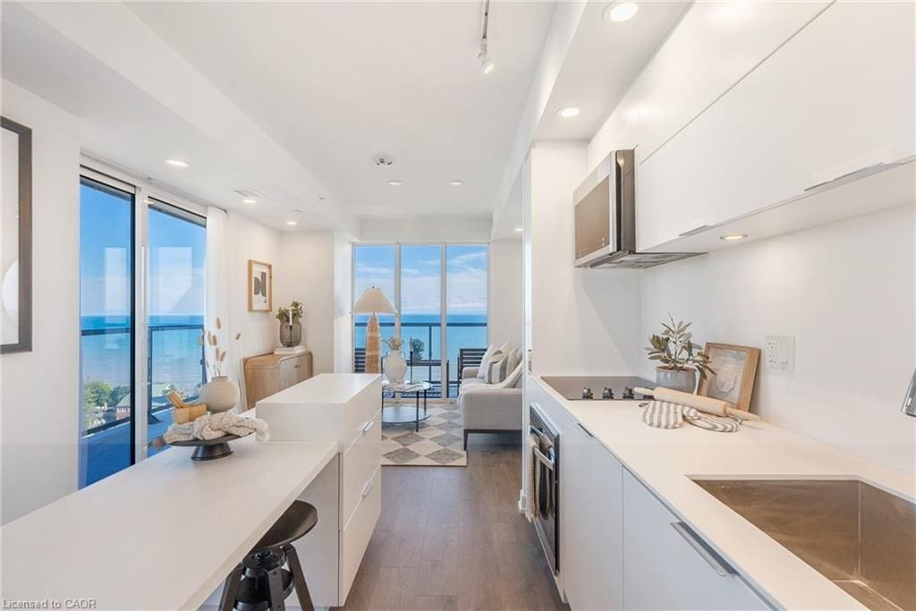 370 MARTHA Street #2103, Burlington