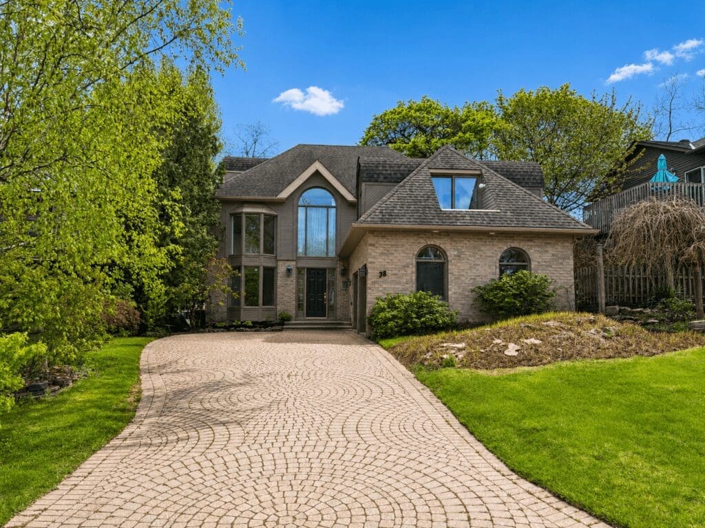 78 West River Street, Oakville